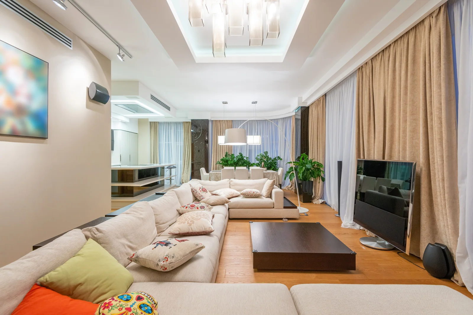 Pátio interno de um prédio de apartamentos, uma forma comum de alugar